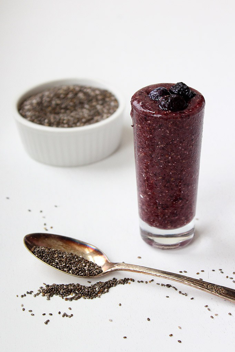 Blueberry and Chia Breakfast Detox Smoothie. If you’re looking for healthy smoothies for weight loss try this delicious smoothie now.