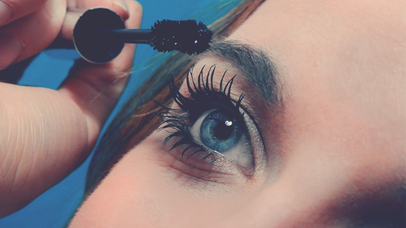 Curl your eyelashes